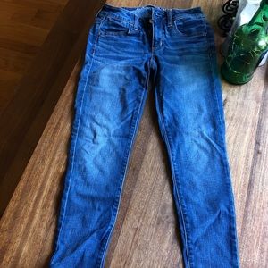 American eagle women’s skinny jeans: Size: 0